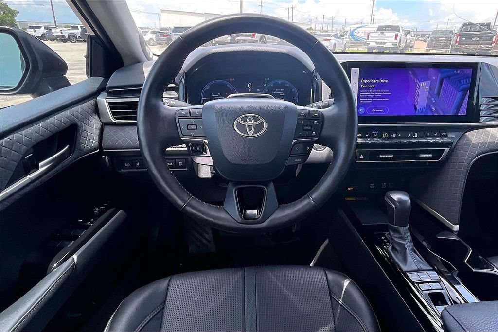Used 2025 Toyota Camry XLE w/ Premium Plus Package AWD/4WD image 8