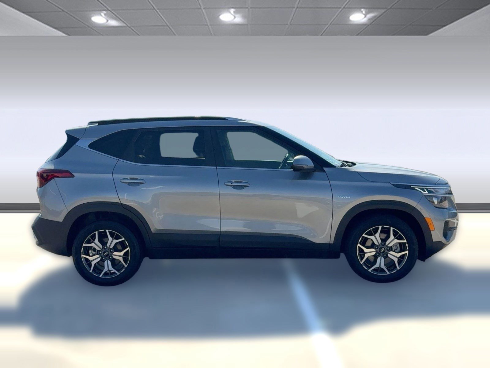 Used 2021 Kia Seltos EX image 2