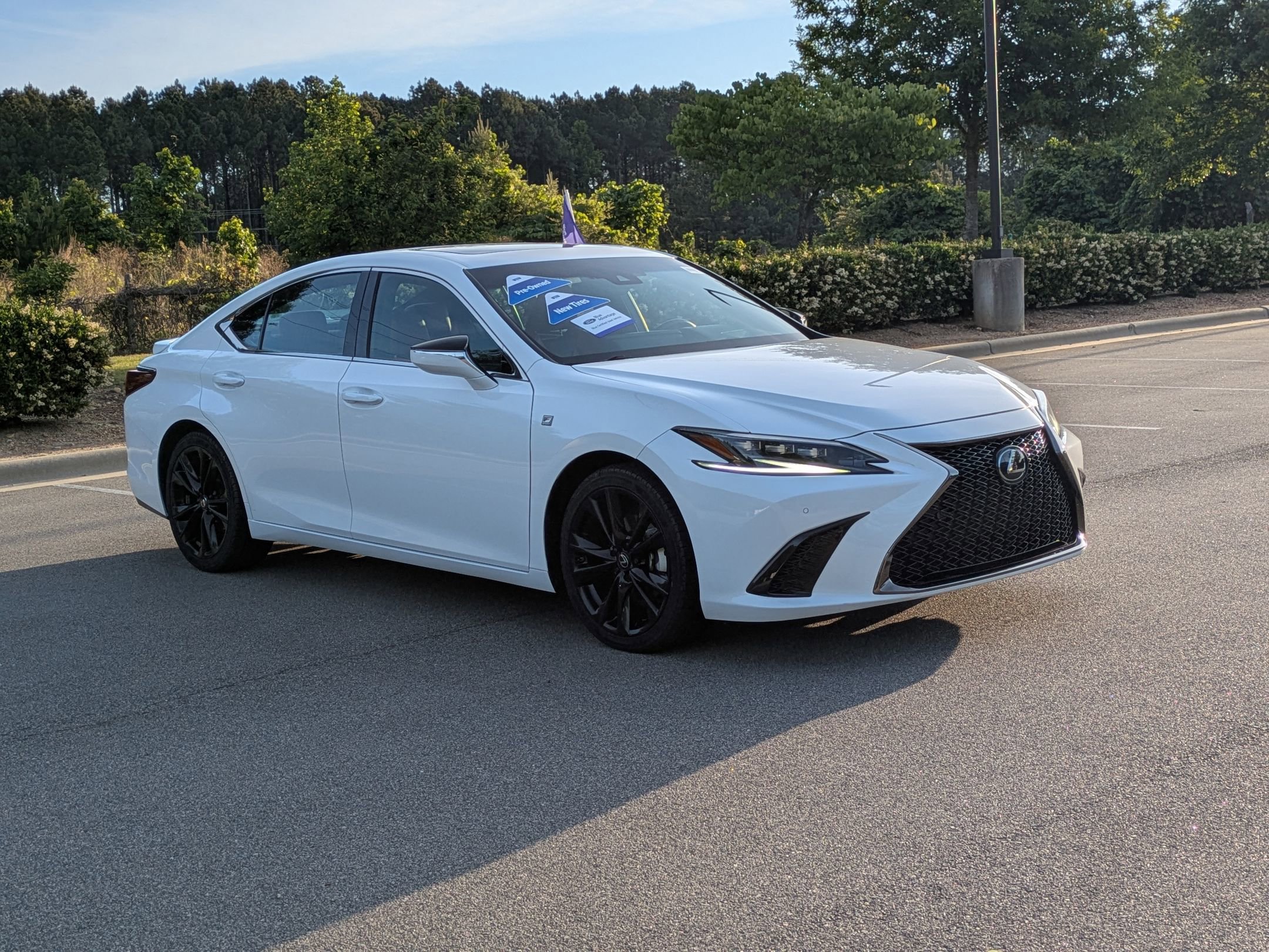 Used 2022 Lexus ES 350 F Sport w/ Accessory Package 2 FWD image 2