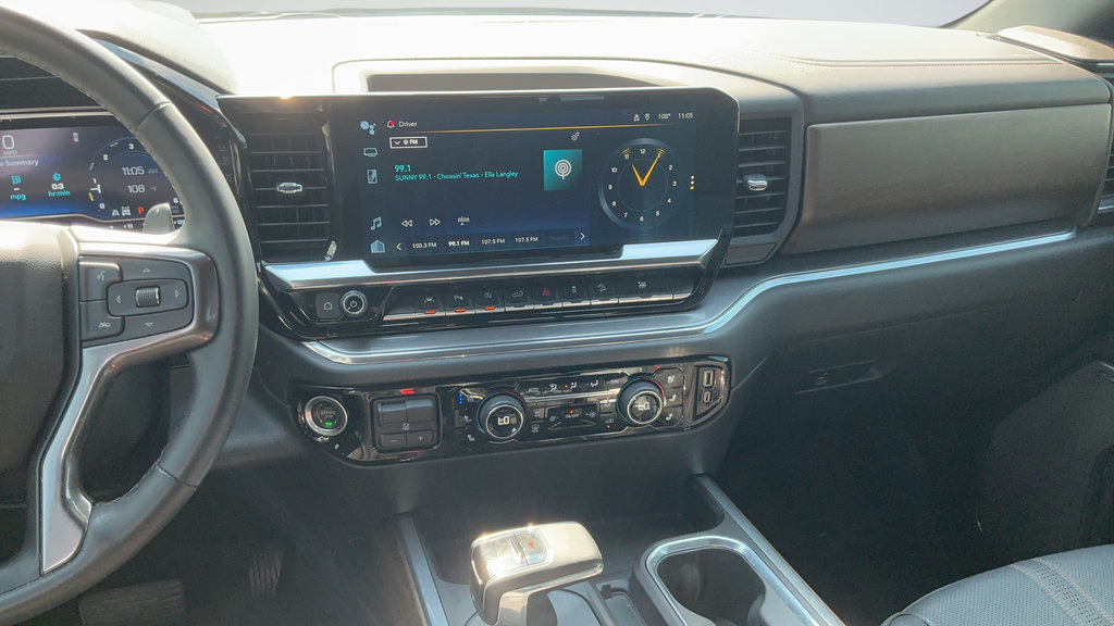 Used 2023 Chevrolet Silverado 1500 High Country w/ Technology Package AWD/4WD image 8