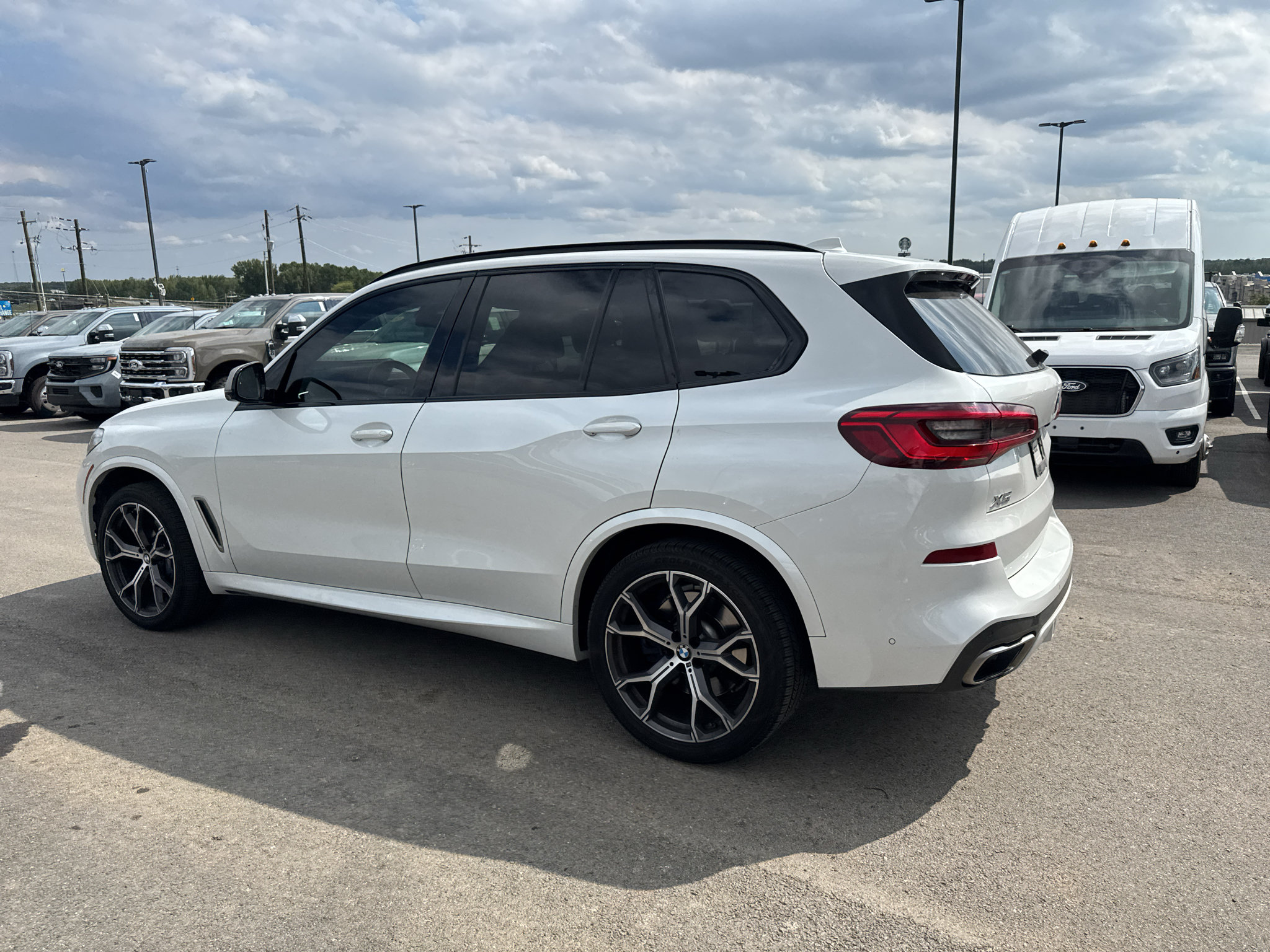 Used 2020 BMW X5 M50i w/ Executive Package AWD/4WD image 9