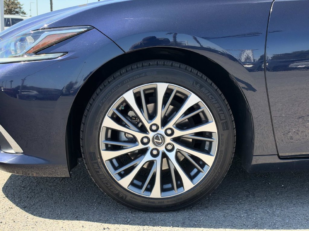 Used 2019 Lexus ES 300h w/ Premium Package FWD image 28