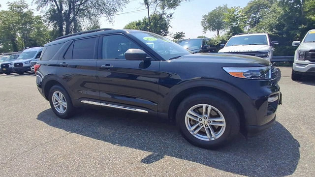 Certified 2022 Ford Explorer XLT w/ Equipment Group 202A image 2