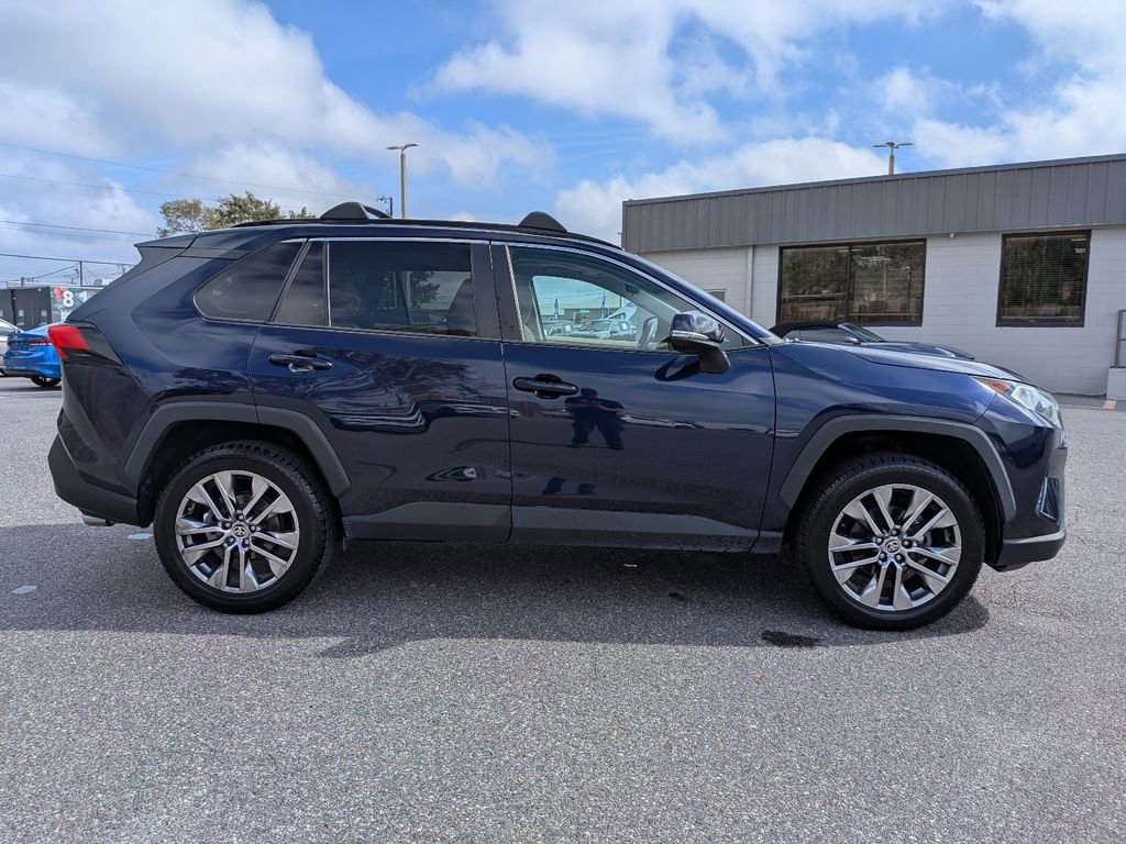 Used 2021 Toyota RAV4 XLE Premium image 7