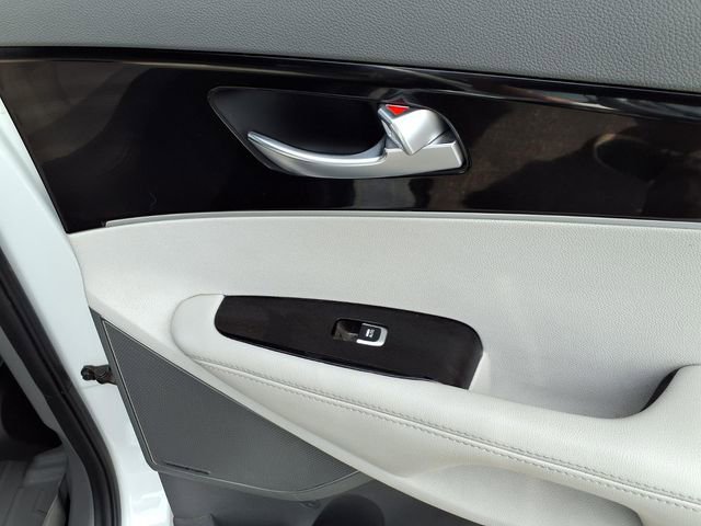 Used 2019 Kia Sorento SX FWD image 25