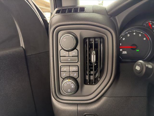 Used 2024 Chevrolet Silverado 2500 Custom w/ Custom Value Package image 15