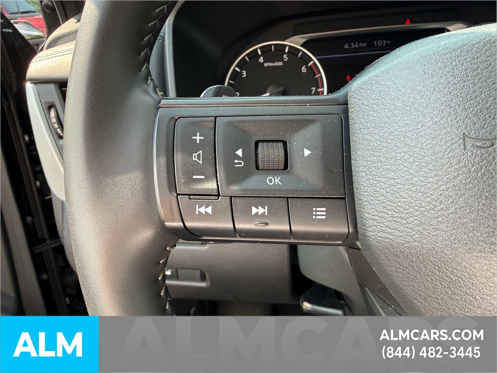 Used 2025 Nissan Rogue SV FWD image 24