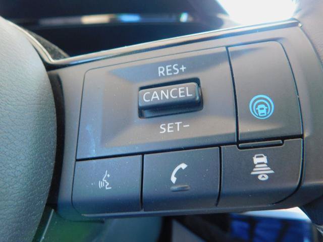 Used 2024 Nissan Pathfinder Platinum AWD/4WD image 21