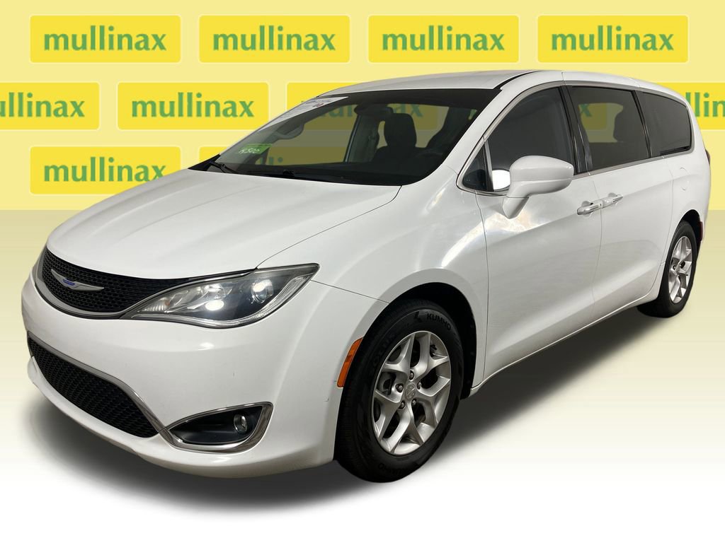 Used 2019 Chrysler Pacifica Touring Plus w/ Tire & Wheel Group image 1