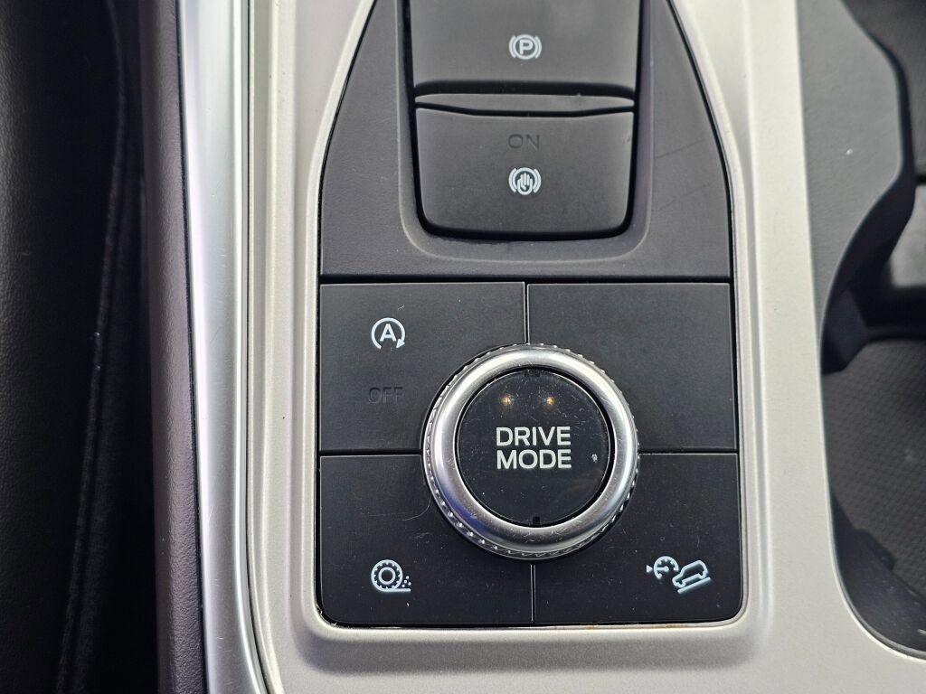 Certified 2024 Ford Explorer XLT w/ Equipment Group 202A image 31