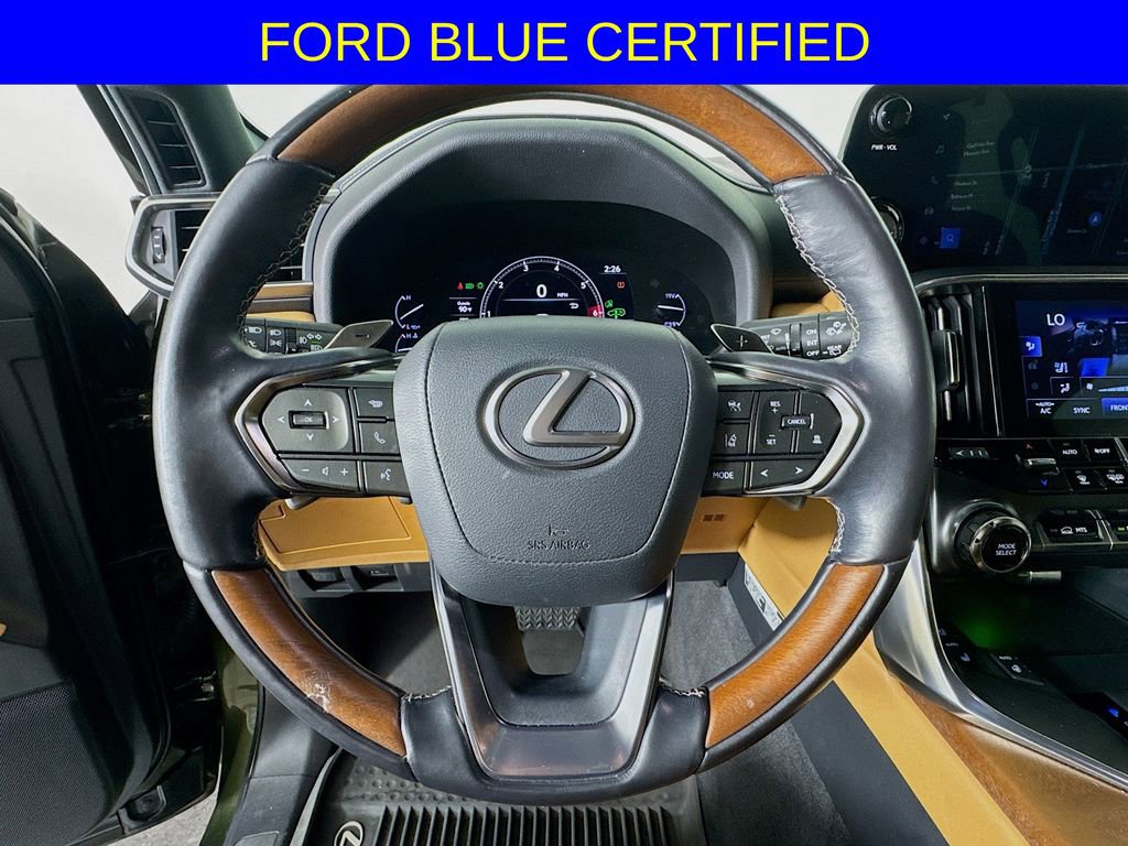Used 2022 Lexus LX 600 4WD w/ Luxury Package image 11