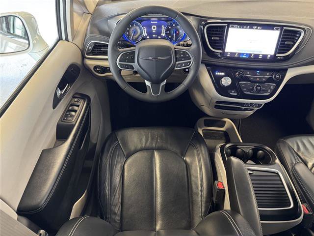 Used 2022 Chrysler Pacifica Touring-L AWD/4WD image 20