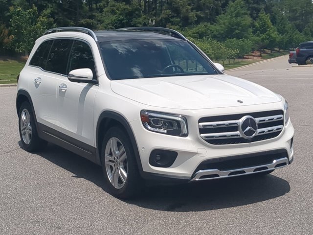 Used 2022 Mercedes-Benz GLB 250 4MATIC image 2