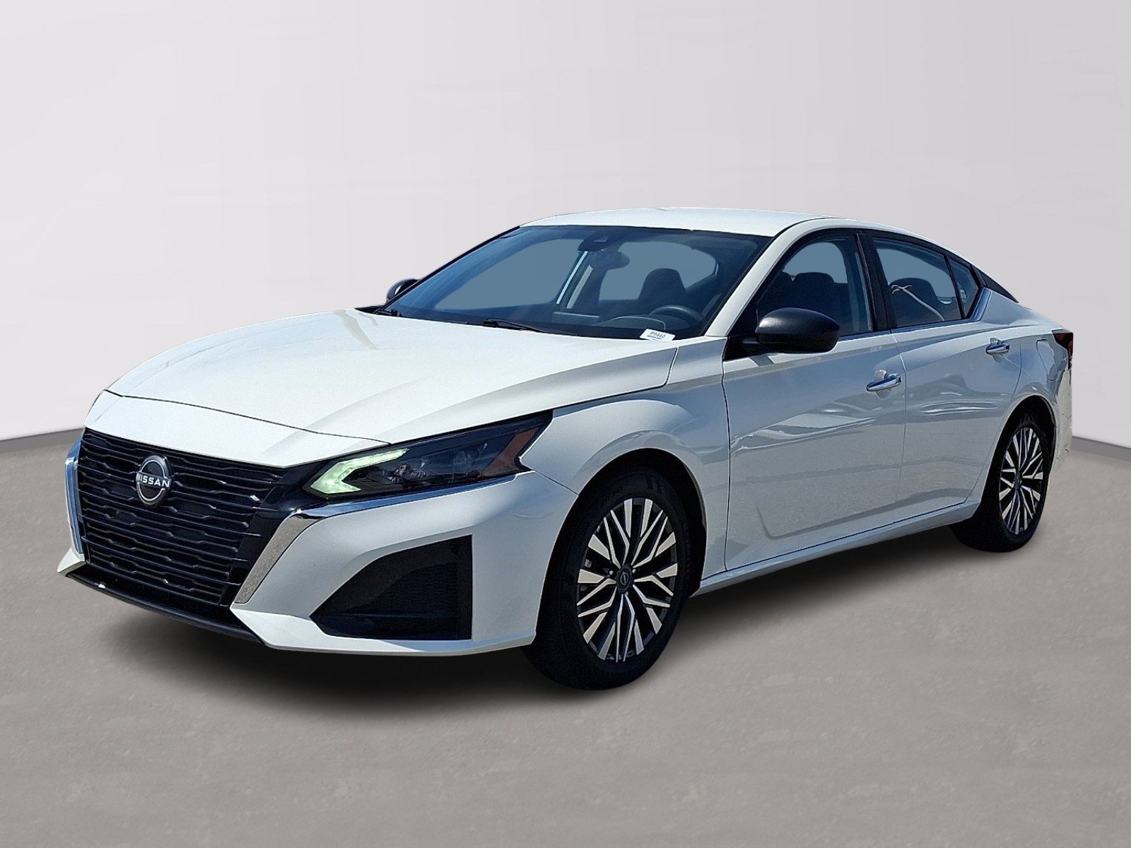 Used 2025 Nissan Altima 2.5 SV FWD image 3