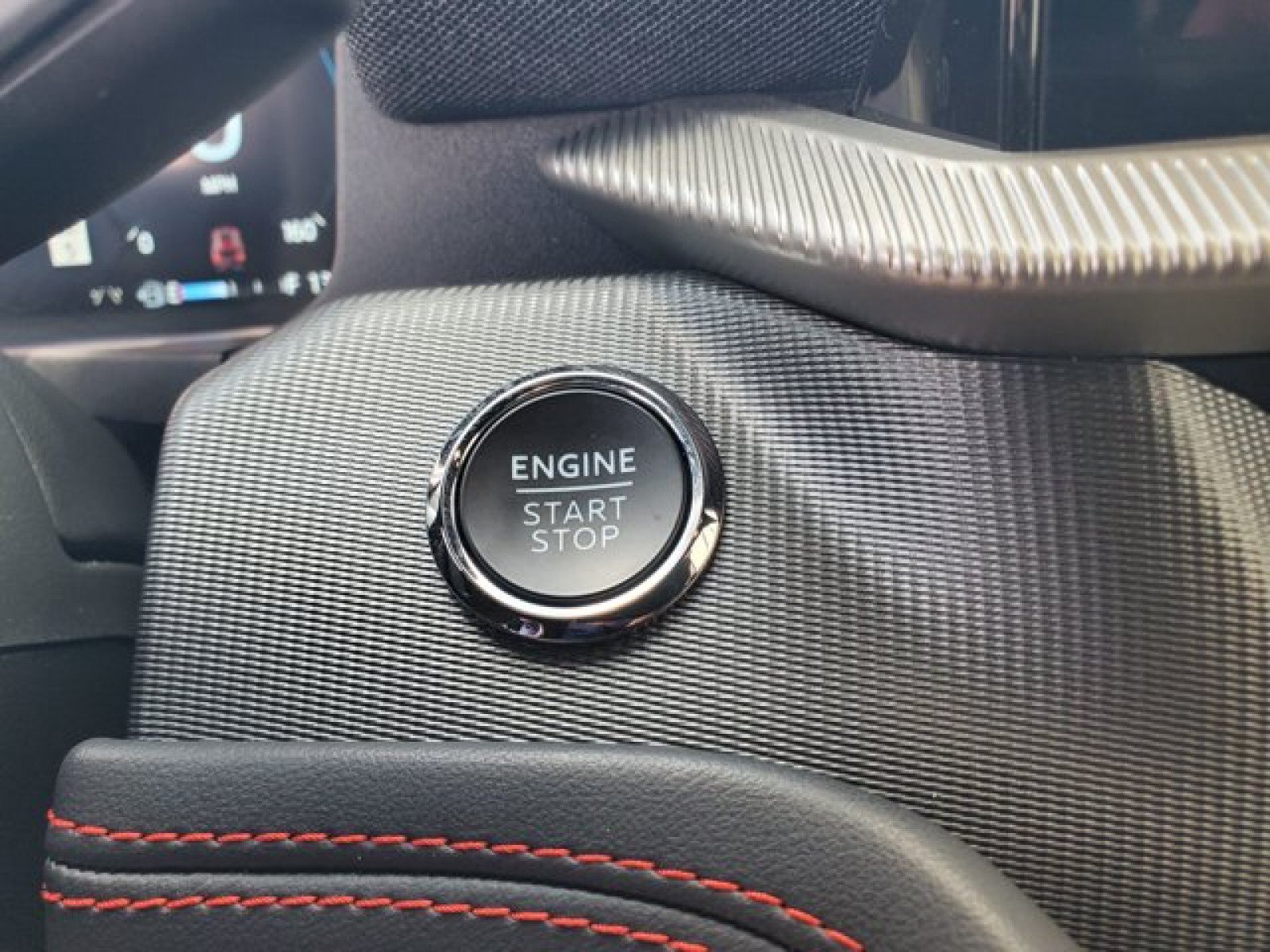 Certified 2025 Ford Explorer ST RWD image 21