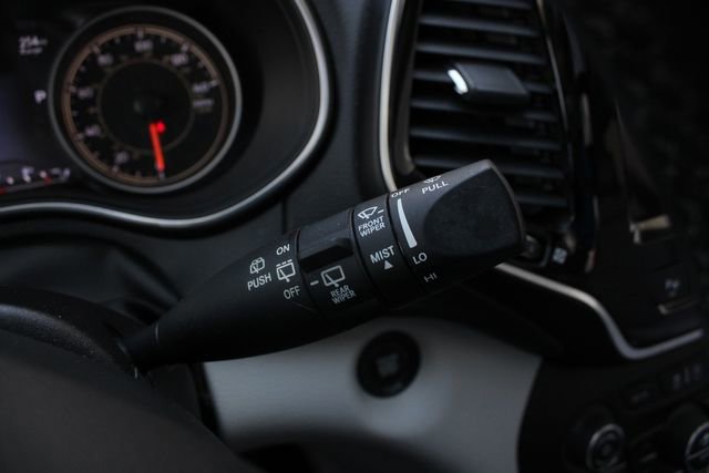 Used 2021 Jeep Cherokee Limited AWD/4WD image 14
