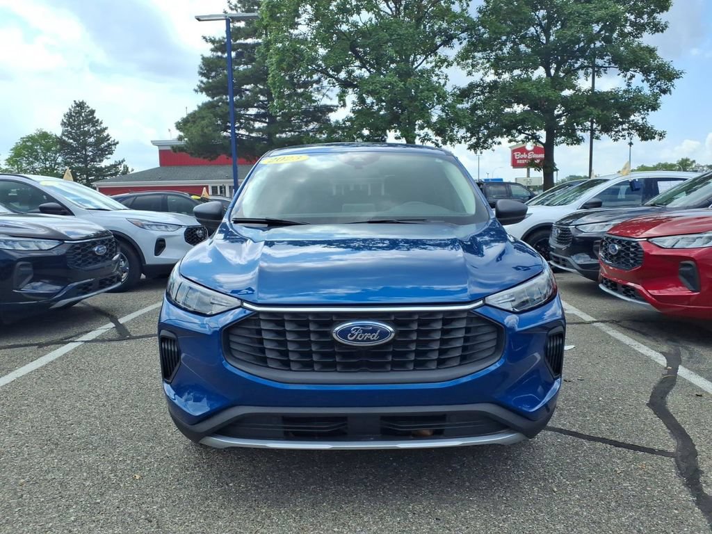 Certified 2023 Ford Escape Active AWD/4WD image 2
