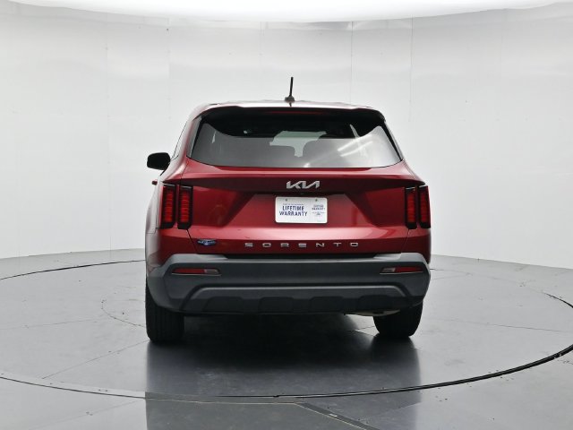 Used 2022 Kia Sorento LX FWD image 8