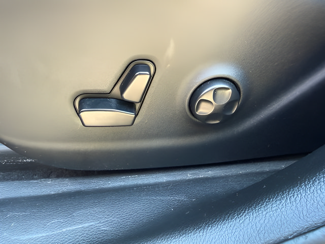 Used 2020 Jeep Cherokee Latitude Plus AWD/4WD image 18