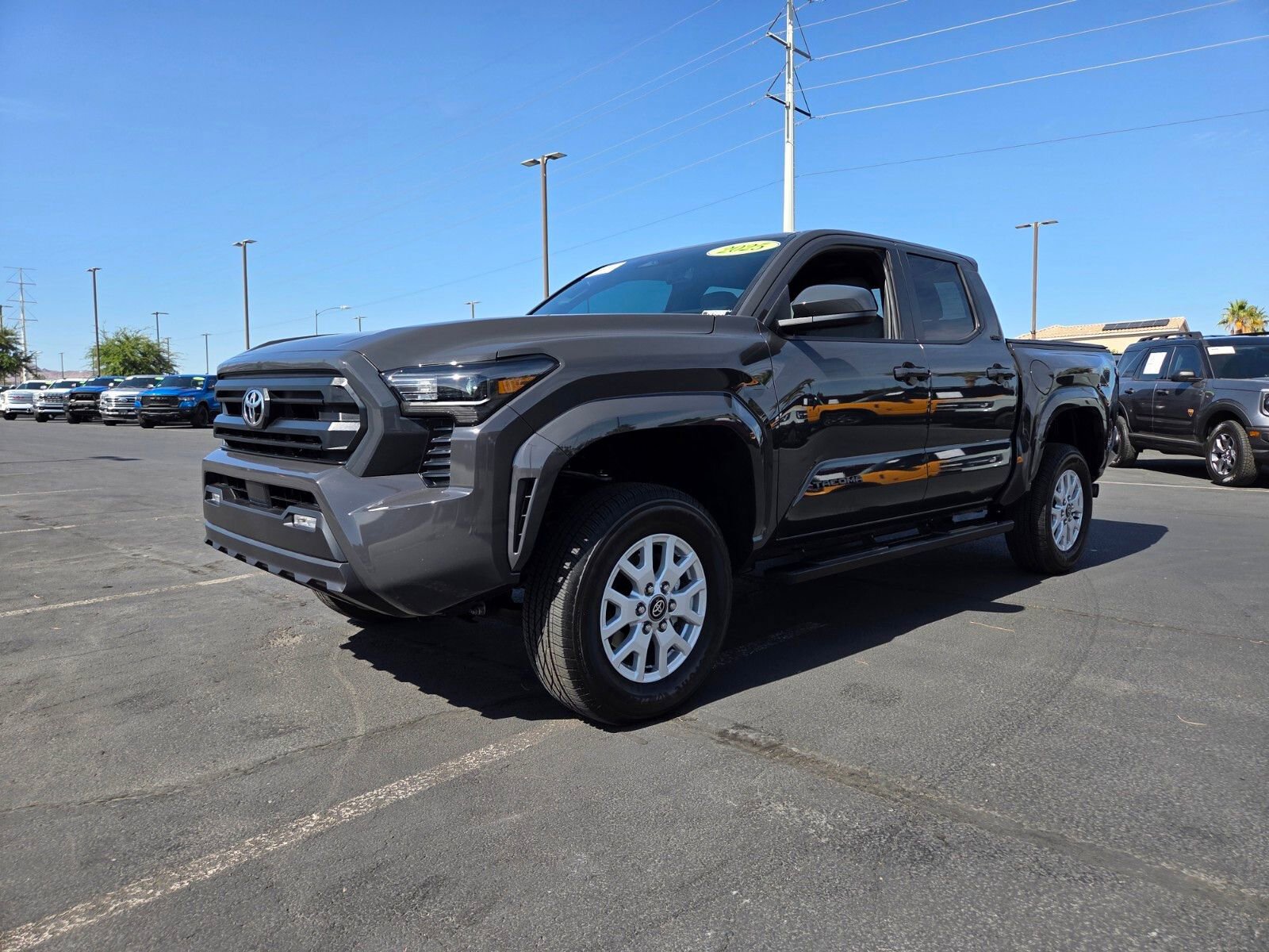 Used 2025 Toyota Tacoma SR5 AWD/4WD video 2
