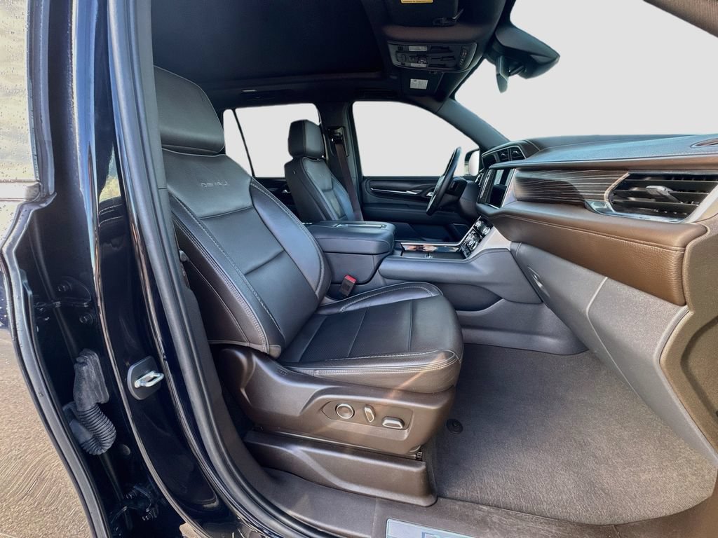 Used 2023 GMC Yukon Denali RWD image 31