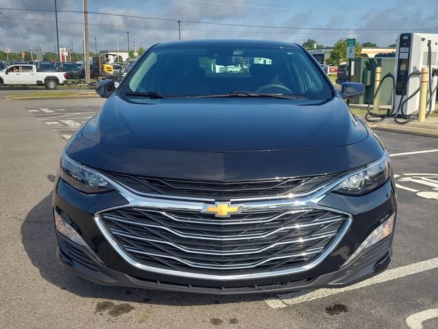Used 2025 Chevrolet Malibu LT FWD image 2