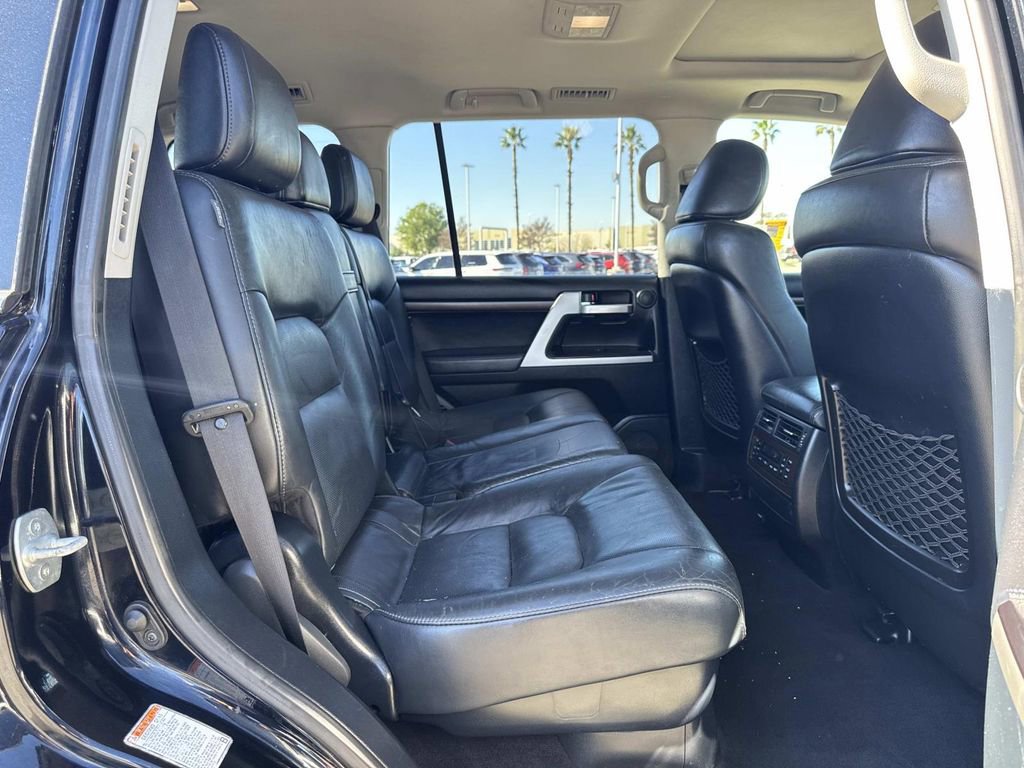 Used 2020 Toyota Land Cruiser image 28