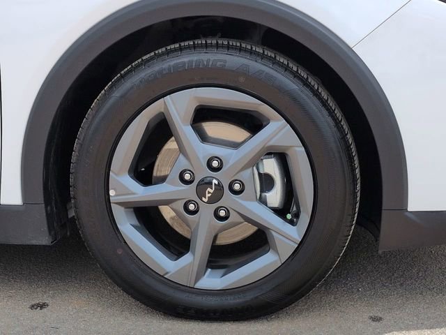 Used 2025 Kia K4 FWD image 12