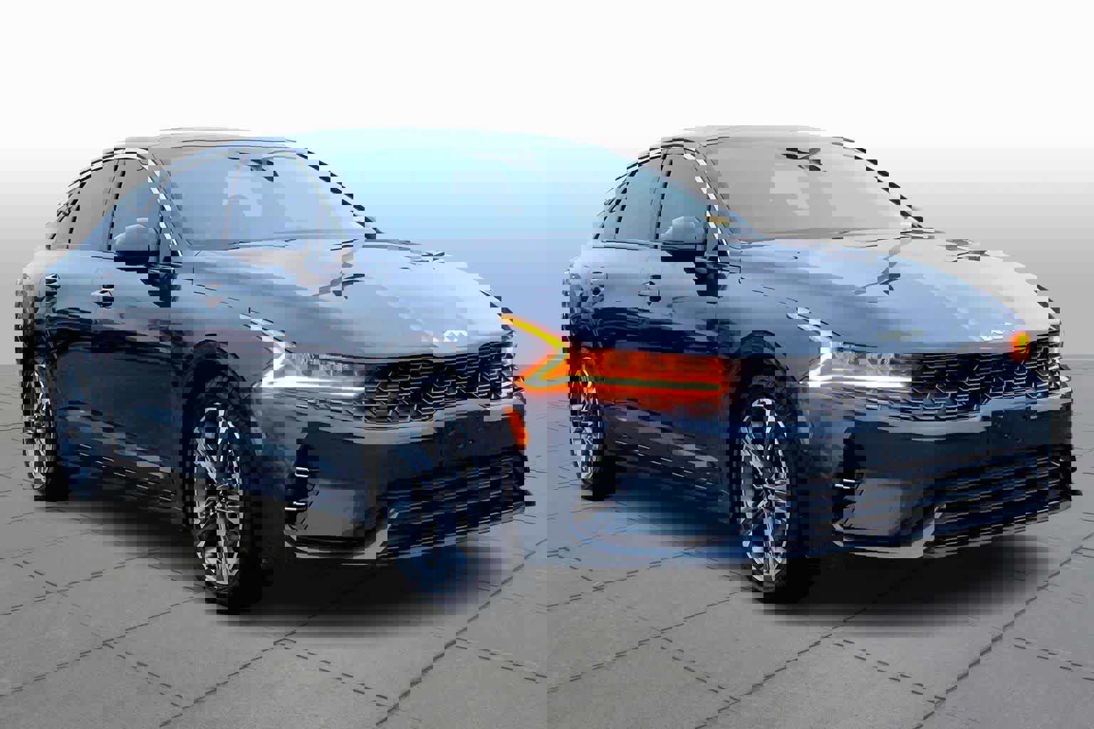 Used 2024 Kia K5 EX image 2