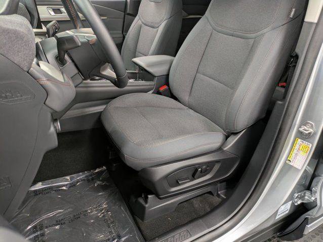 Certified 2025 Ford Explorer Active image 9