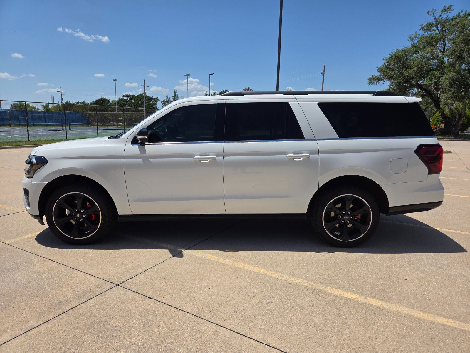 Certified 2022 Ford Expedition Max Limited AWD/4WD image 6