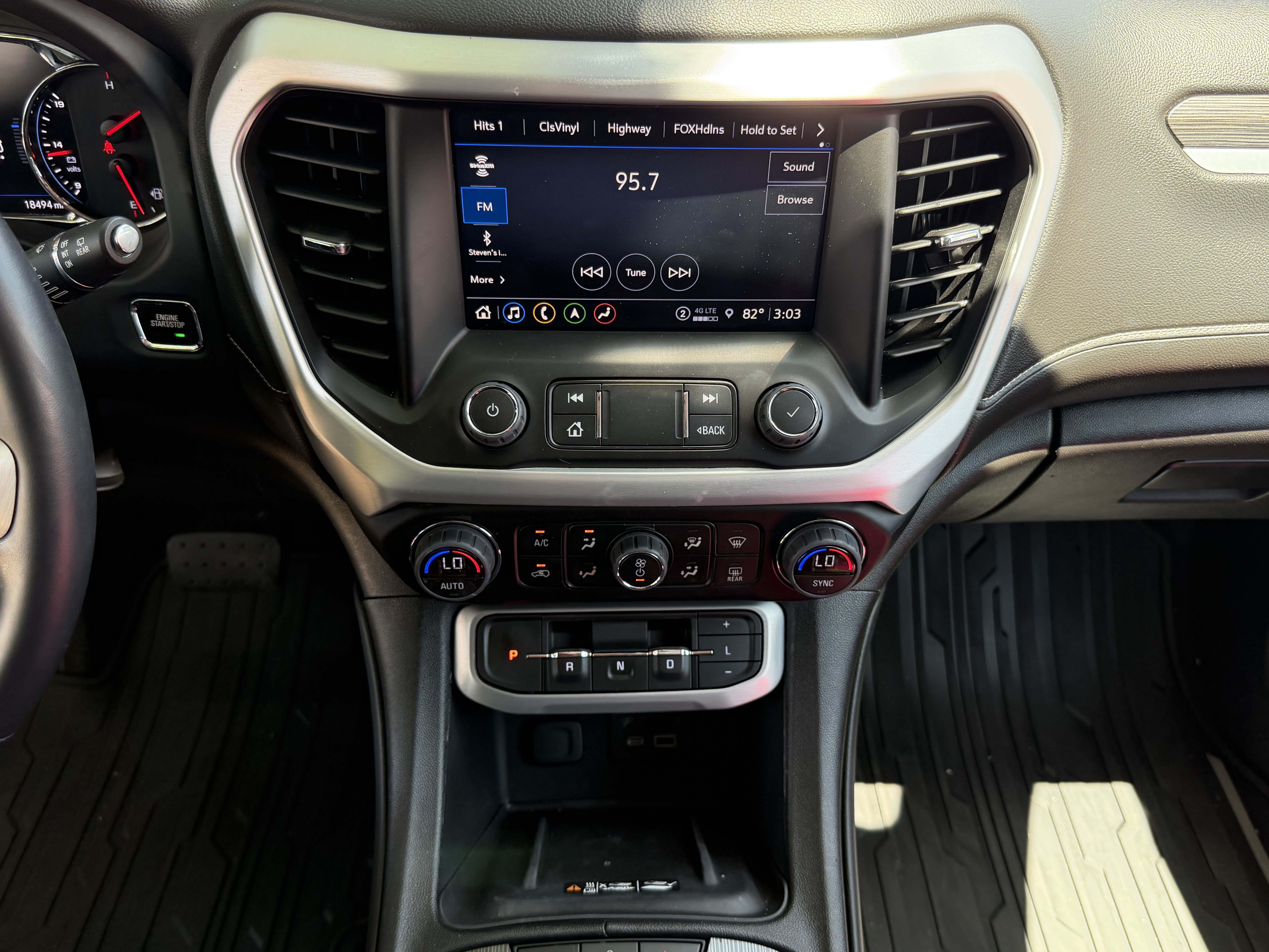 Used 2023 GMC Acadia SLT w/ Elevation Edition FWD image 19