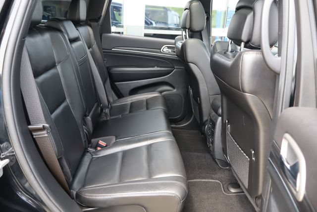 Used 2022 Jeep Grand Cherokee Limited w/ Tech Group AWD/4WD image 32