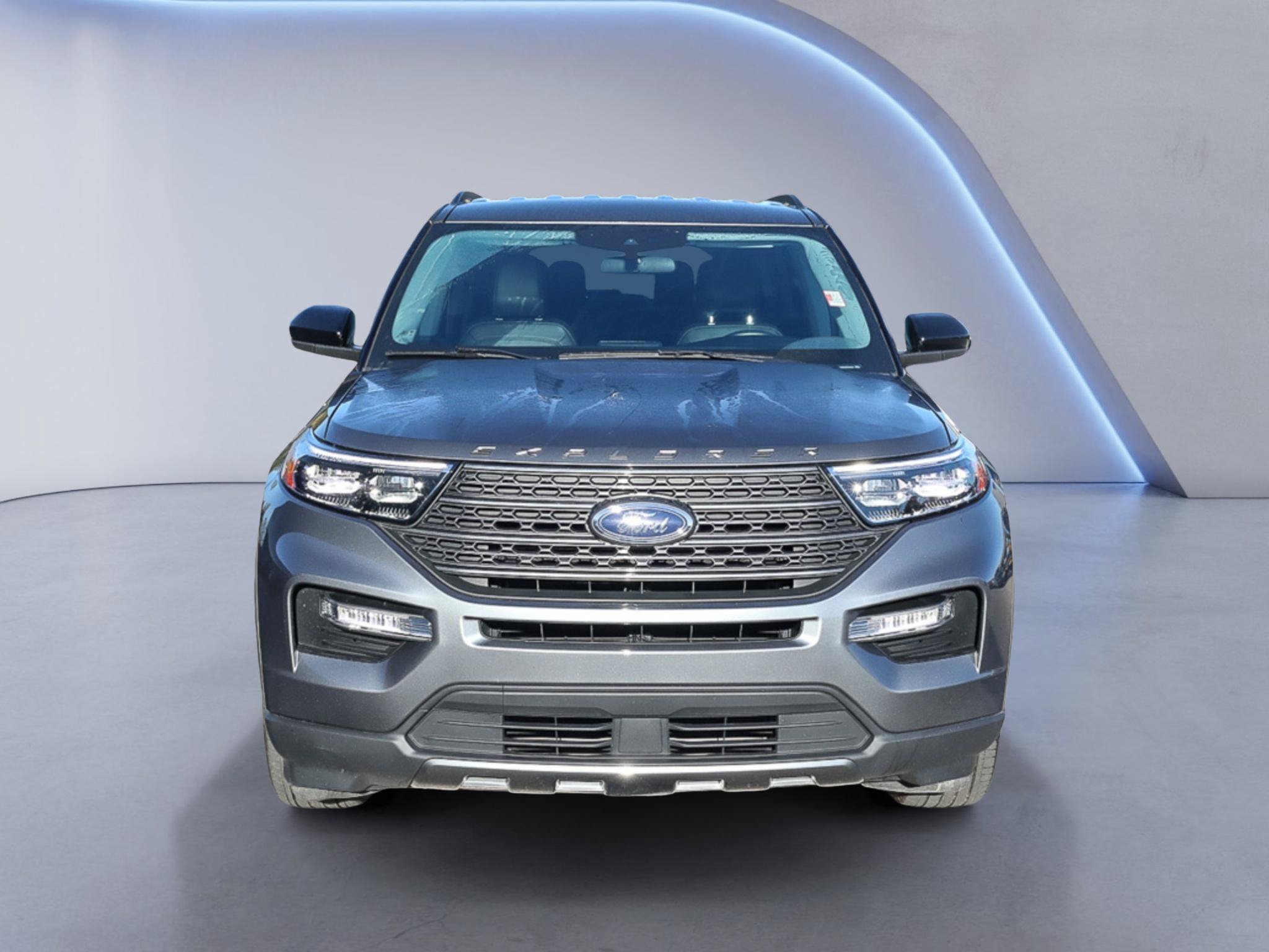 Certified 2023 Ford Explorer XLT w/ Equipment Group 202A AWD/4WD image 3