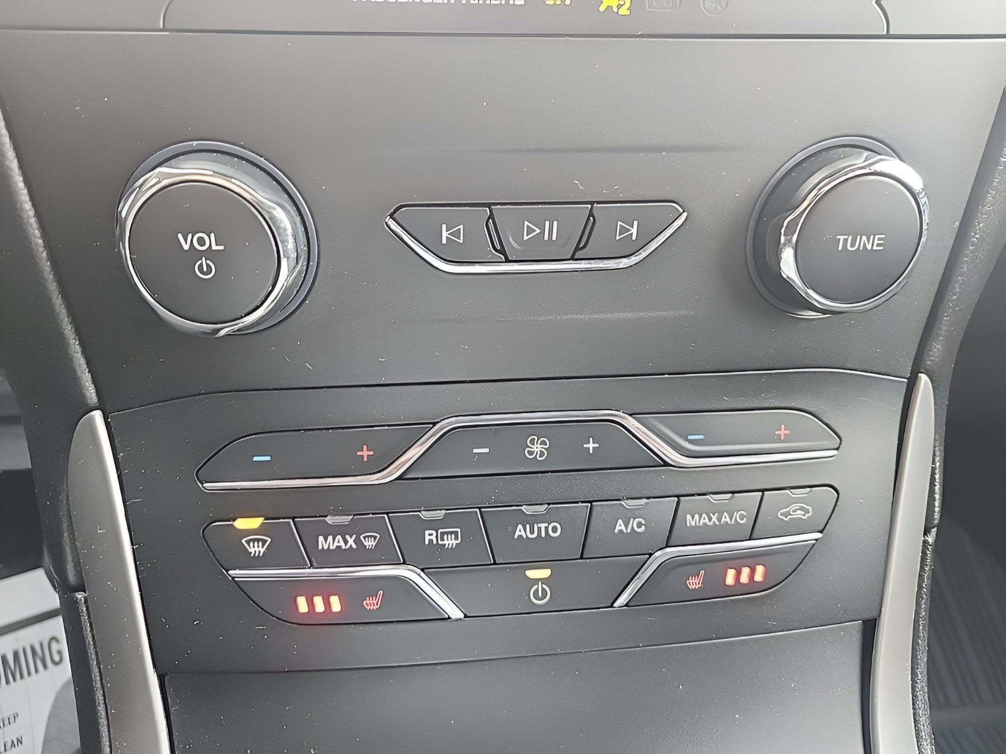 Certified 2020 Ford Edge SEL image 16