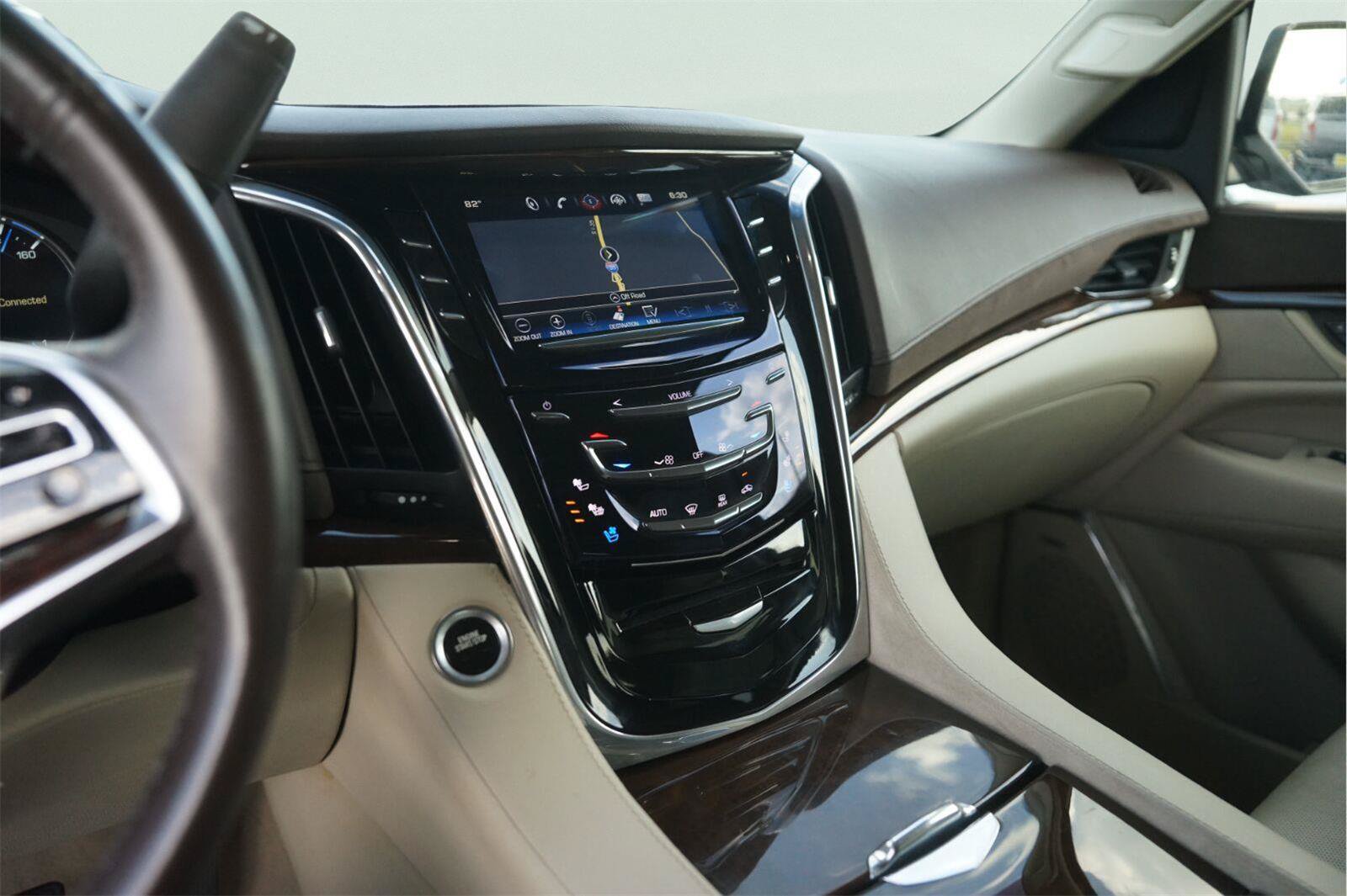 Used 2017 Cadillac Escalade Luxury RWD image 29