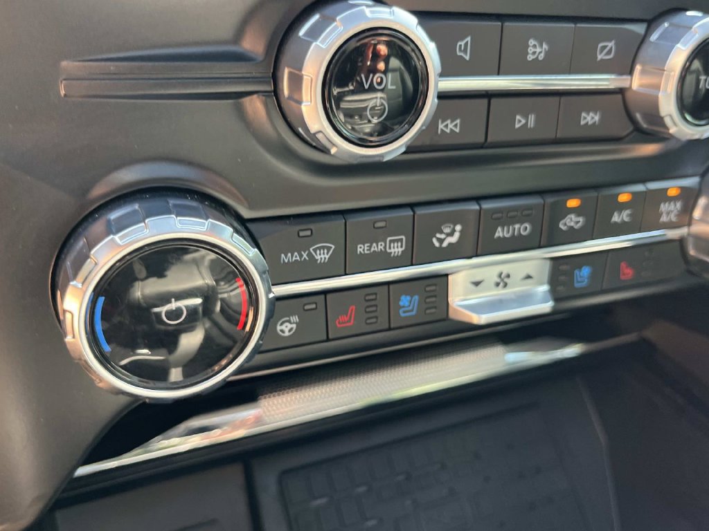 Certified 2024 Ford F150 Lariat w/ Equipment Group 502A High AWD/4WD image 40