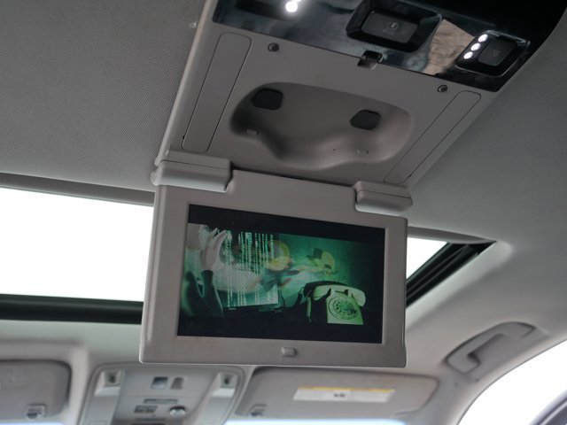 Used 2020 Chevrolet Suburban Premier image 23