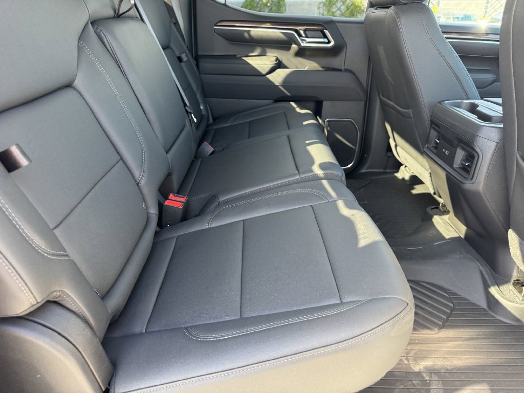 Used 2026 Chevrolet Silverado 1500 LT Trail Boss w/ LT Trail Boss Premium Package AWD/4WD image 12
