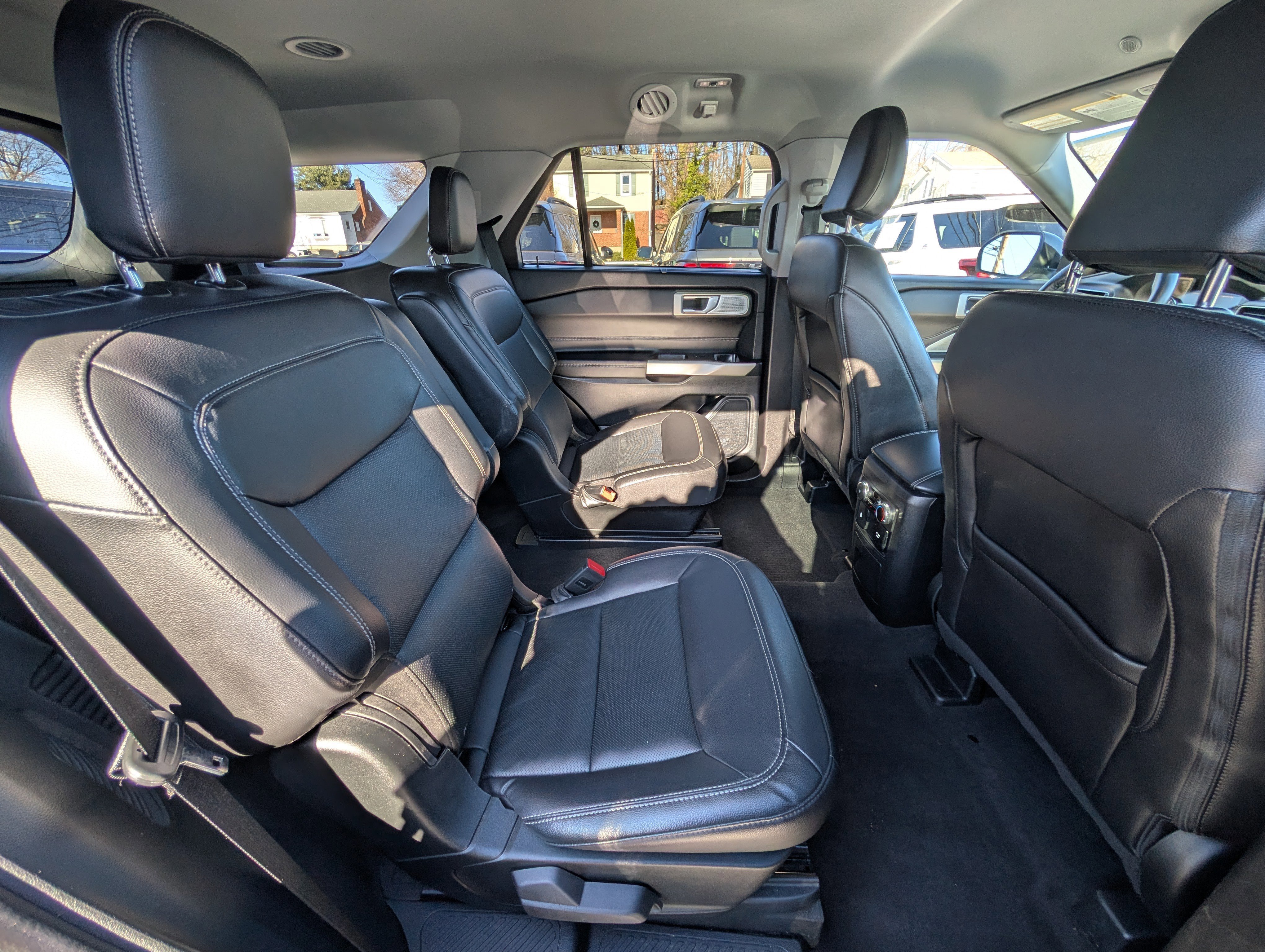 Certified 2022 Ford Explorer Limited w/ Limited Technology Package image 13