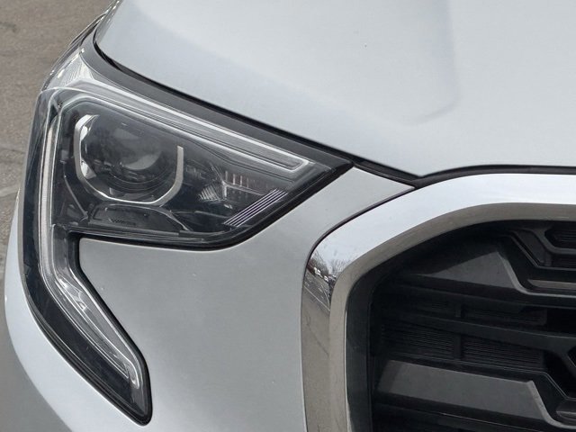 Used 2020 GMC Terrain SLE w/ Driver Convenience Package image 10