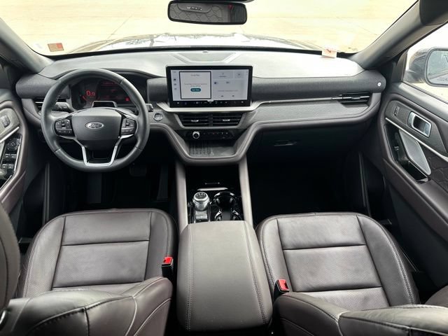 Certified 2025 Ford Explorer Platinum w/ LUX Leather Package AWD/4WD image 16