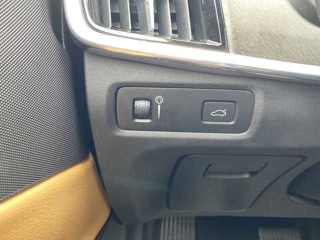 Used 2018 Volvo V90 T6 Cross Country w/ Protection Package image 26