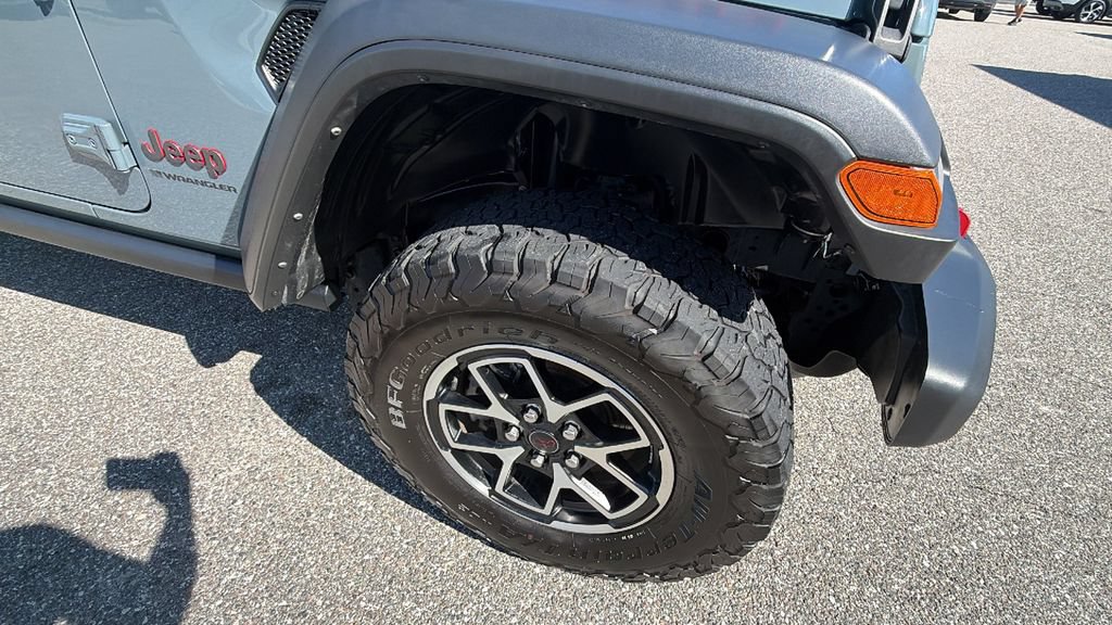 Used 2024 Jeep Wrangler Unlimited Rubicon AWD/4WD image 10