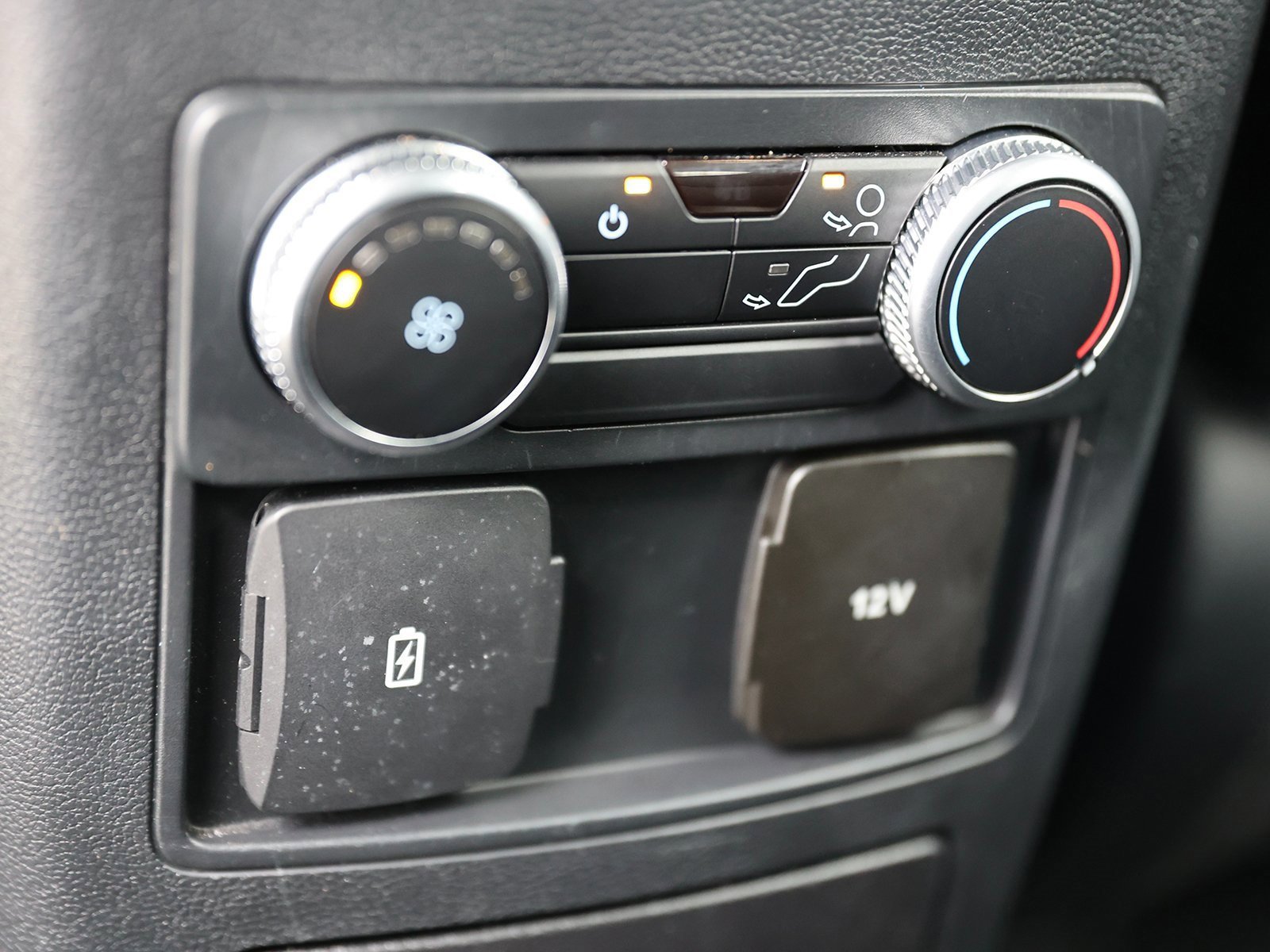 Certified 2022 Ford Explorer XLT w/ Equipment Group 202A image 24