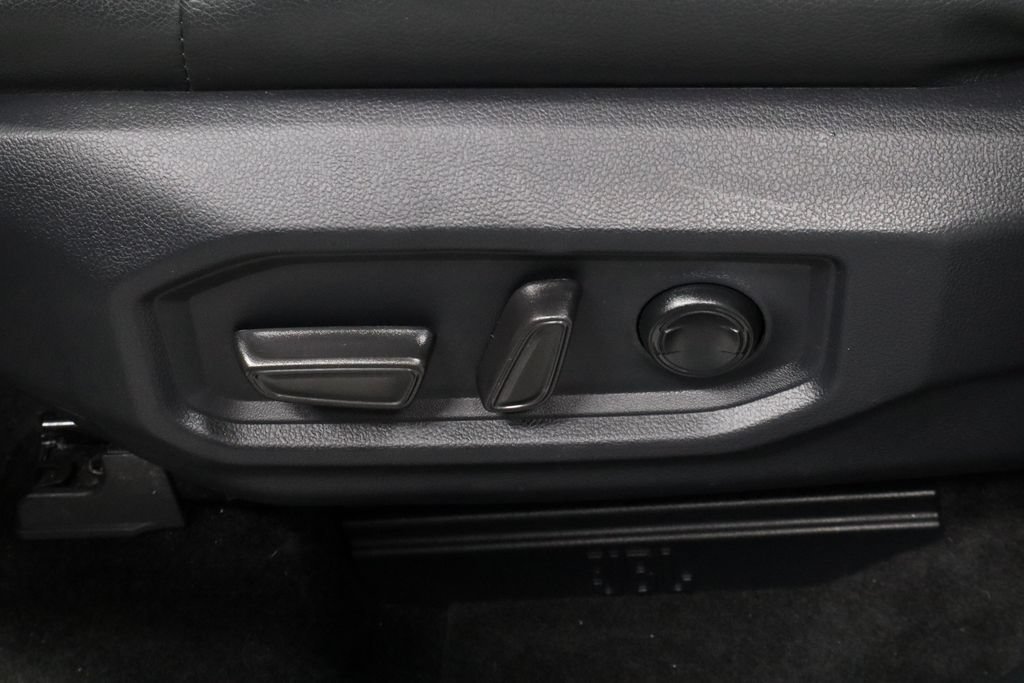 Used 2024 Toyota Tundra Limited AWD/4WD image 22