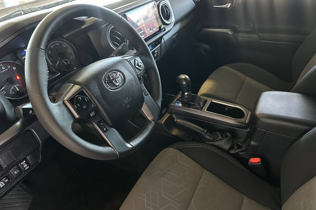 Used 2021 Toyota Tacoma TRD Off-Road w/ Technology Package AWD/4WD image 12