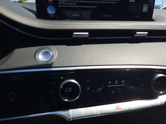 Used 2024 Genesis GV70 2.5T w/ Sport Prestige Package AWD/4WD image 11