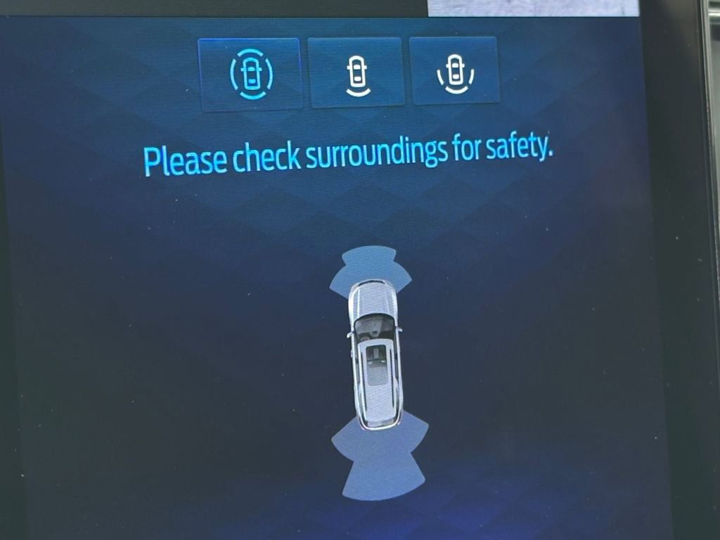 Certified 2022 Ford Explorer Limited w/ Limited Technology Package image 19