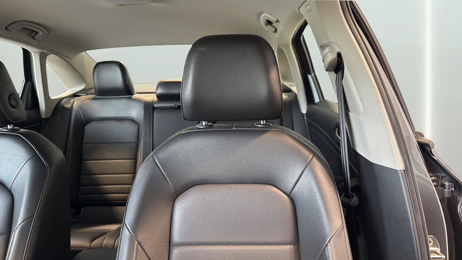 Used 2022 Volkswagen Jetta SE FWD image 28